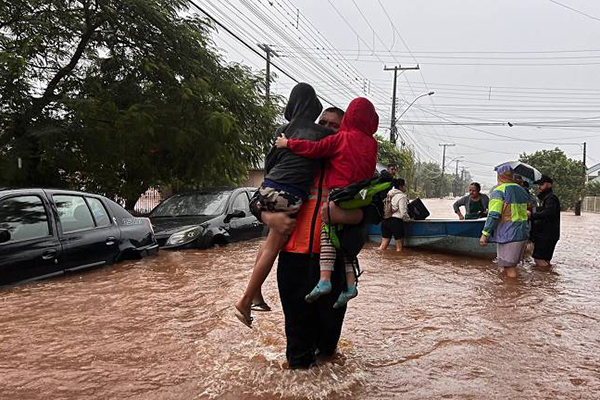 A cidade de Santa Cruz do Sul ficou alagada com o temporal