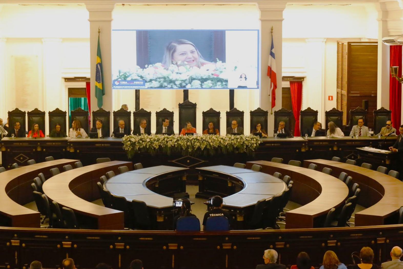 Cerimônia ocorreu nesta segunda-feira