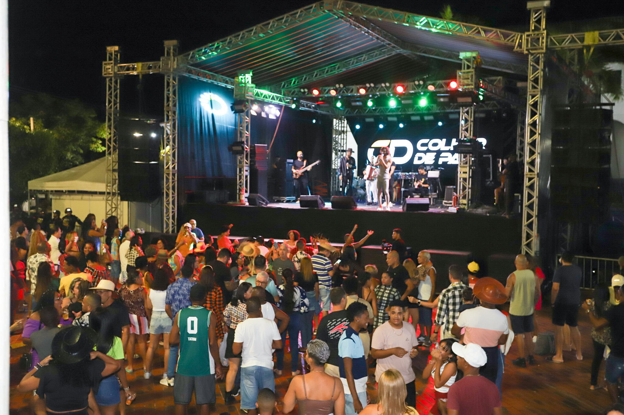 Evento marcou a segunda noite do Arraiá de Ipitanga Evento marcou a segunda noite do Arraiá de Ipitanga