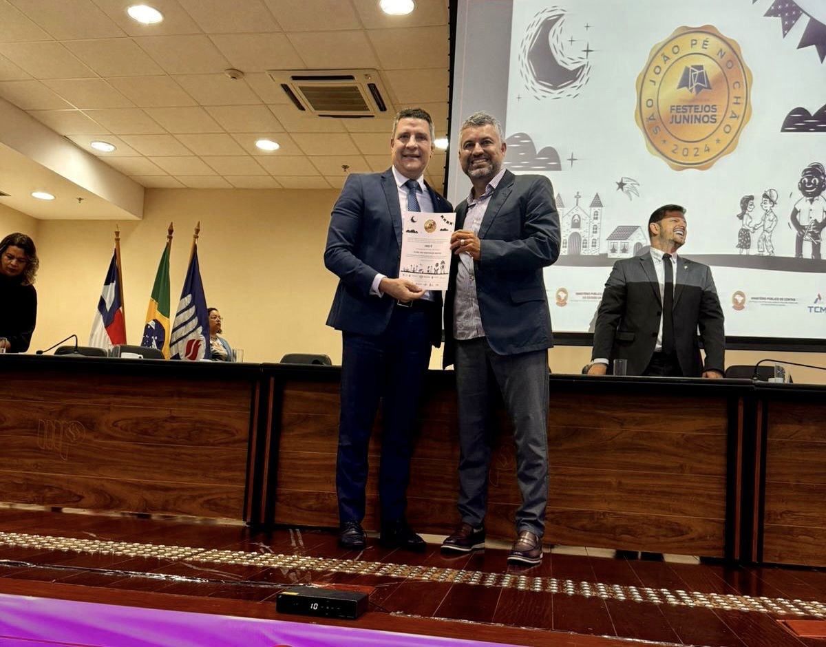 “O Estamos apenas cumprindo o dever de prestar contas à sociedade”, afirma o prefeito Elmo Vaz.