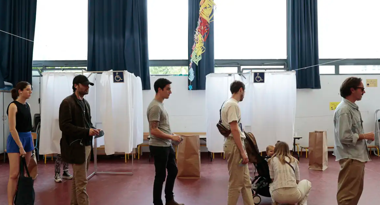 Reunião Nacional é o partido mais votado no 1º turno, com 34% Reunião Nacional é o partido mais votado no 1º turno, com 34%