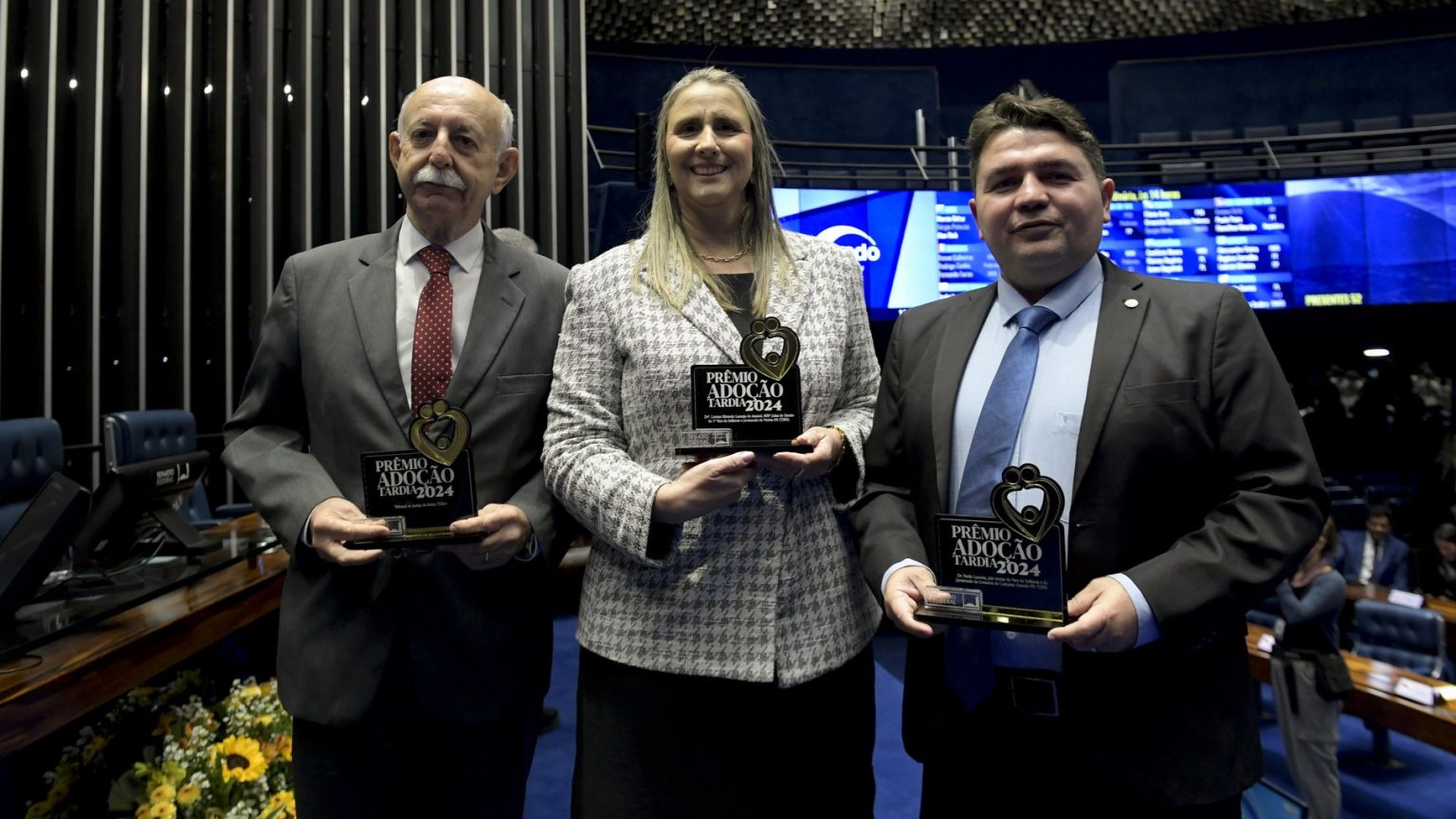 Premiação foi realizada nesta quarta-feira 