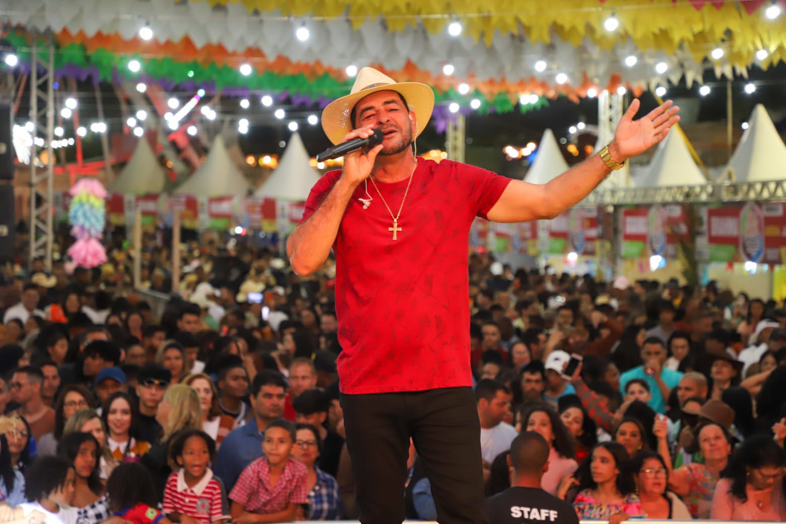 Barracão Zé Bigode lotado marca início dos Festejos Juninos em Irecê