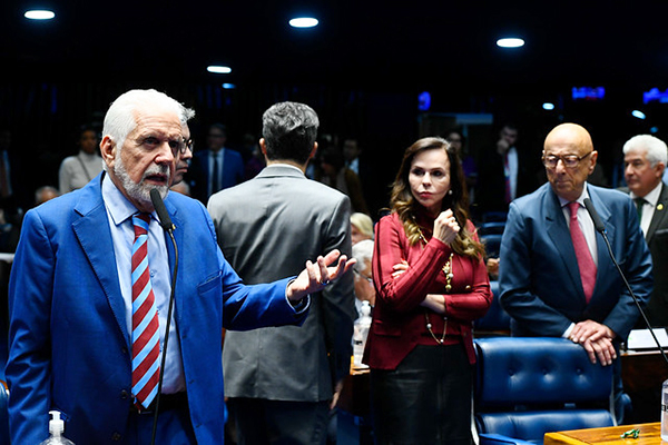 O líder do governo no Senado, Jaques Wagner (PT) O líder do governo no Senado, Jaques Wagner (PT)