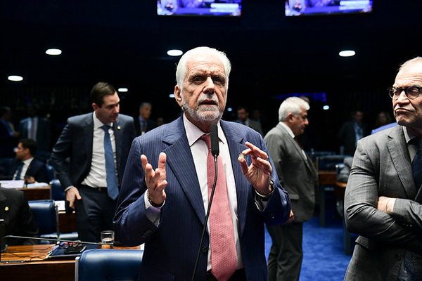 Imagem de Wagner diz que Lula vai tomar decisão sobre Juscelino, mas joga responsabilidade sobre União Brasil Imagem de Wagner diz que Lula vai tomar decisão sobre Juscelino, mas joga responsabilidade sobre União Brasil