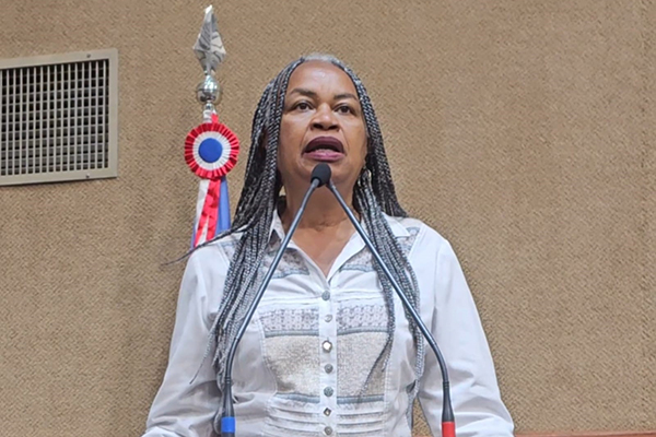 A deputada Olívia Santana