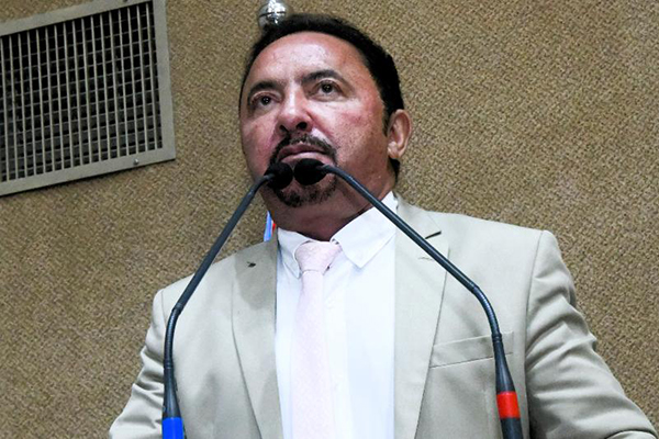 O deputado estadual Roberto Carlos não será mais candidato em Juazeiro