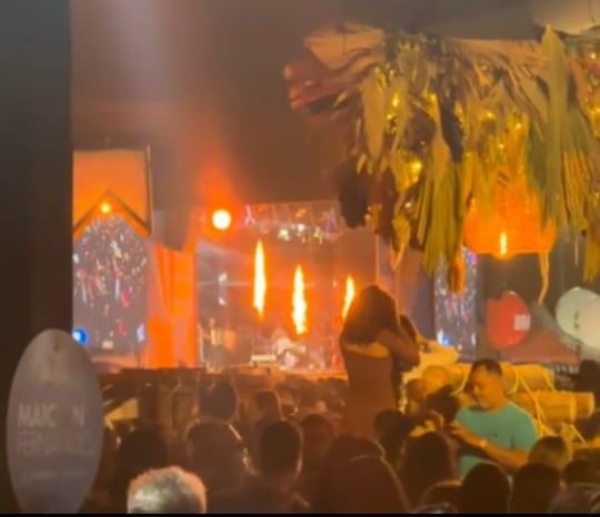 Foi constatada deficiência nas instalações do sistema de combate a incêndio