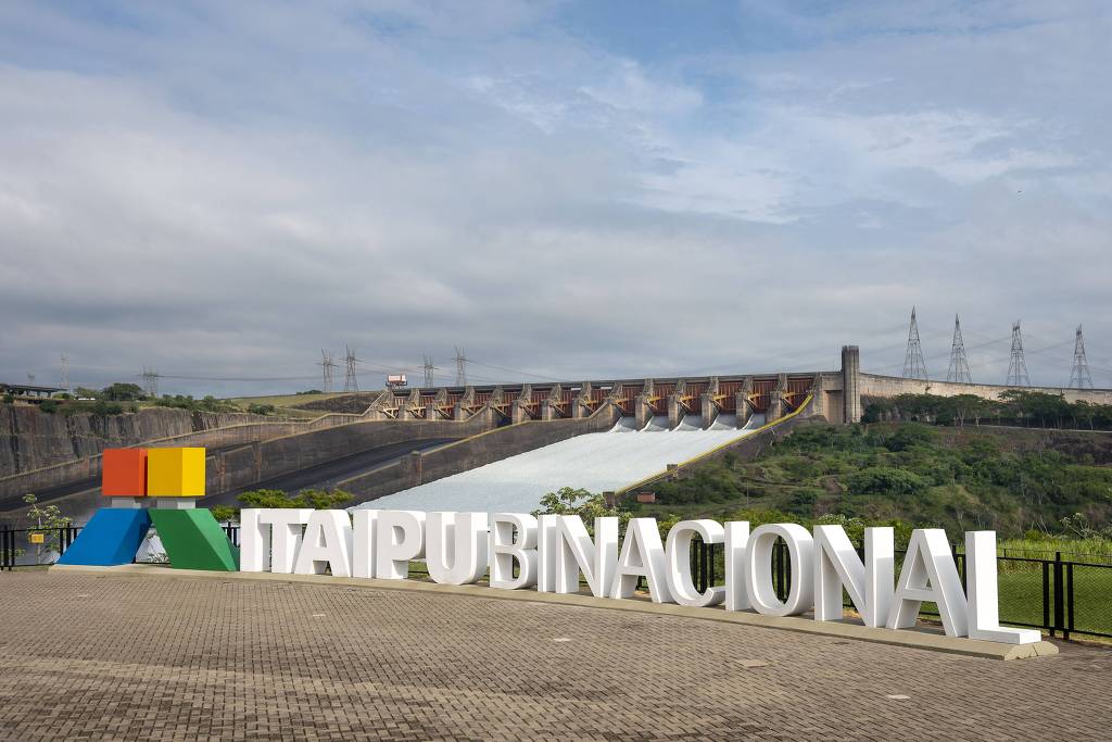Vista da usina de Itaipu; Paraguai diz que entrega energia de seu primeiro leilão para mercado livre brasileiro na subestação da binacional Vista da usina de Itaipu; Paraguai diz que entrega energia de seu primeiro leilão para mercado livre brasileiro na subestação da binacional