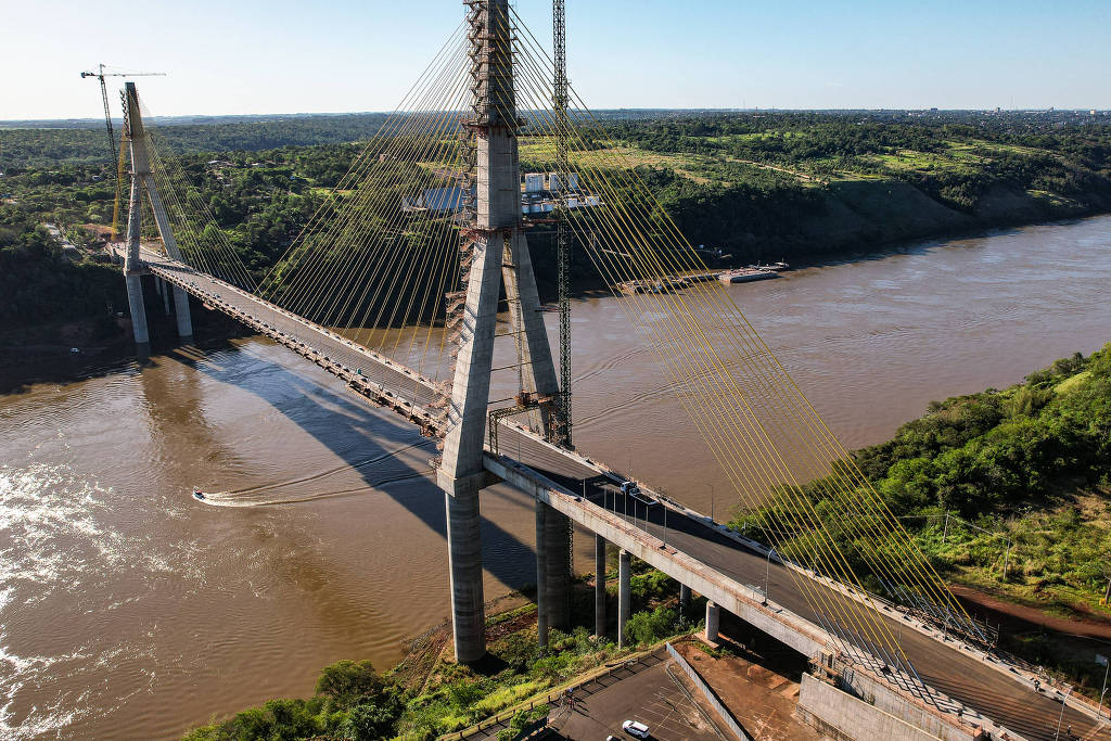 Pronta há mais de um ano, ponte entre Brasil e Paraguai segue sem uso
