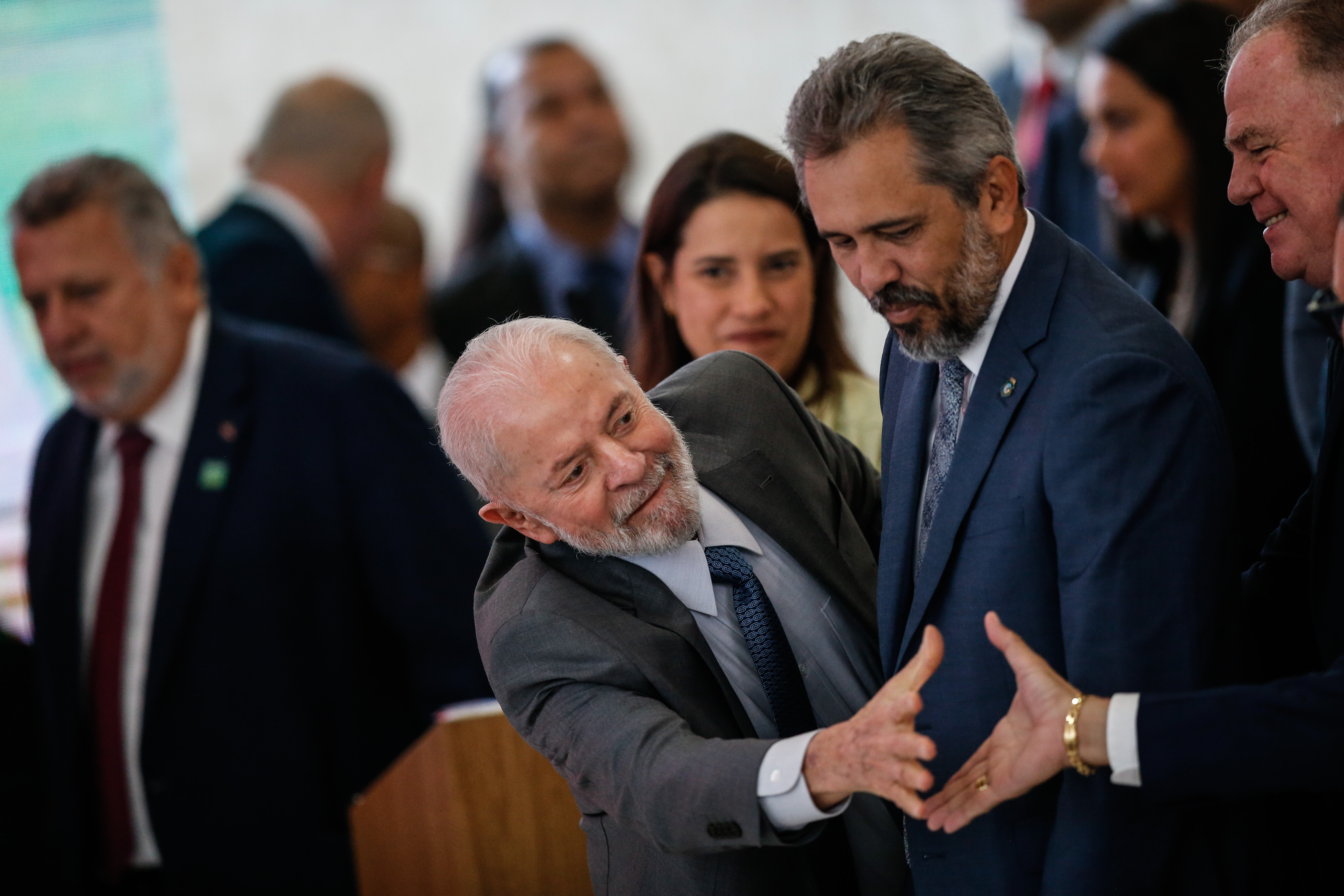 O presidente Lula (PT) ao lado de governadores na cerimônia de divulgação dos resultados do Novo PAC Seleções, no Palácio do Planalto O presidente Lula (PT) ao lado de governadores na cerimônia de divulgação dos resultados do Novo PAC Seleções, no Palácio do Planalto