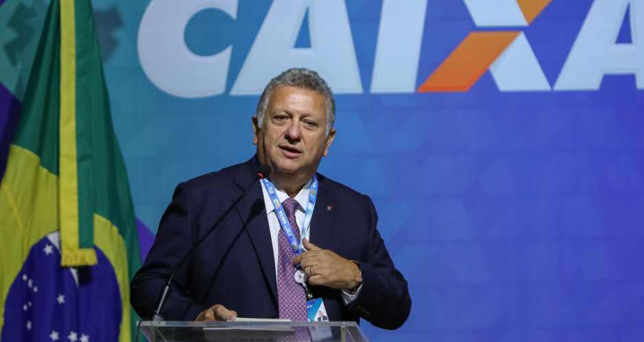 O presidente da Caixa Econômica Federal Carlos Antônio Vieira