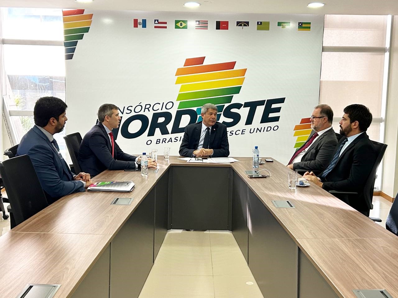 Além dos secretários, o encontro contou com a presença do Ministro da Justiça e Segurança Pública, Ricardo Lewandowski Além dos secretários, o encontro contou com a presença do Ministro da Justiça e Segurança Pública, Ricardo Lewandowski