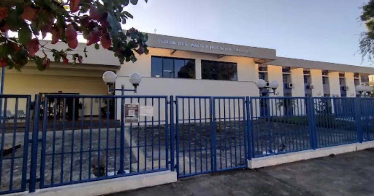 O juiz da comarca é Marcelo Costa