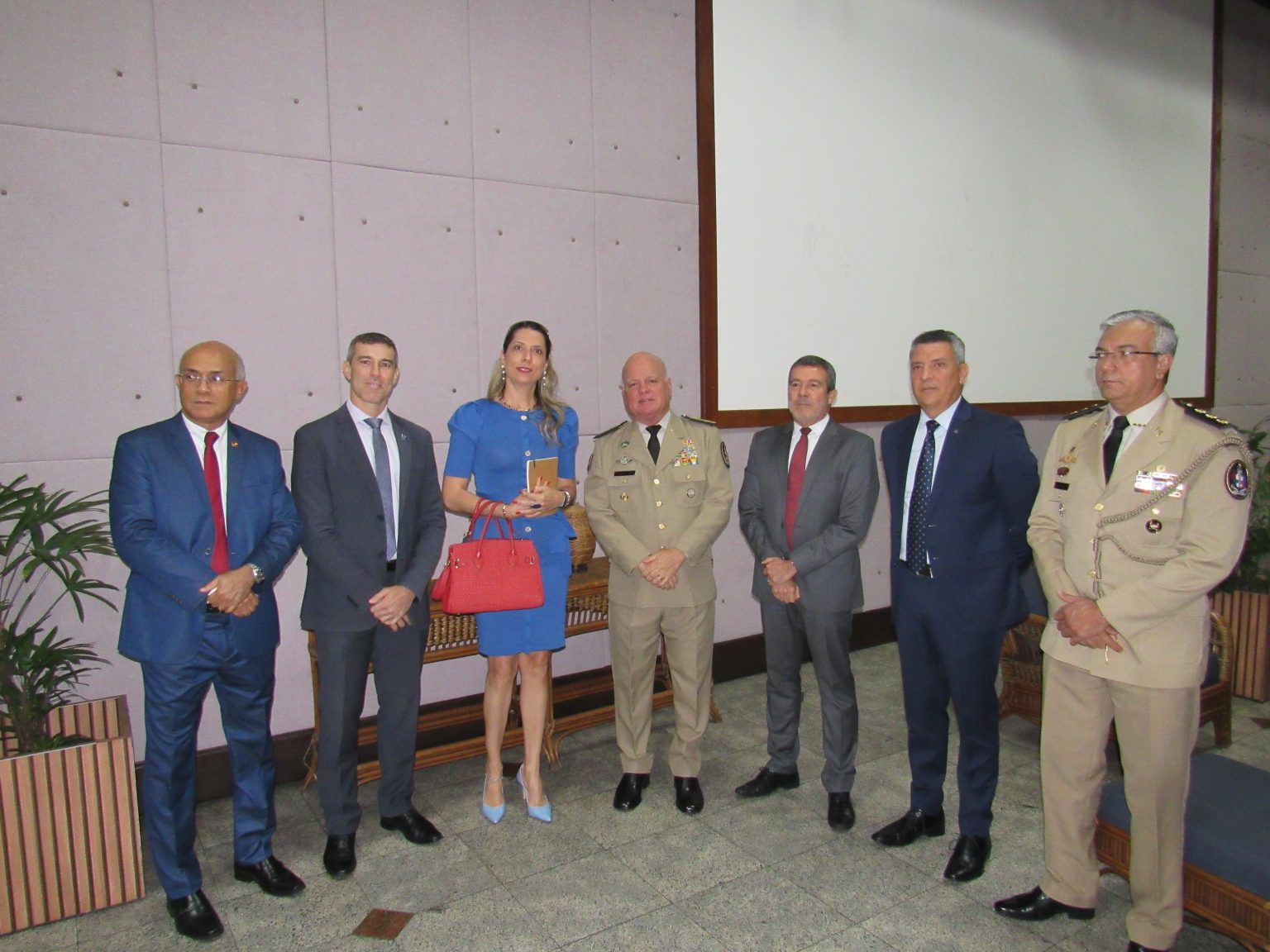 Cerimônia ocorreu nesta terça-feira 