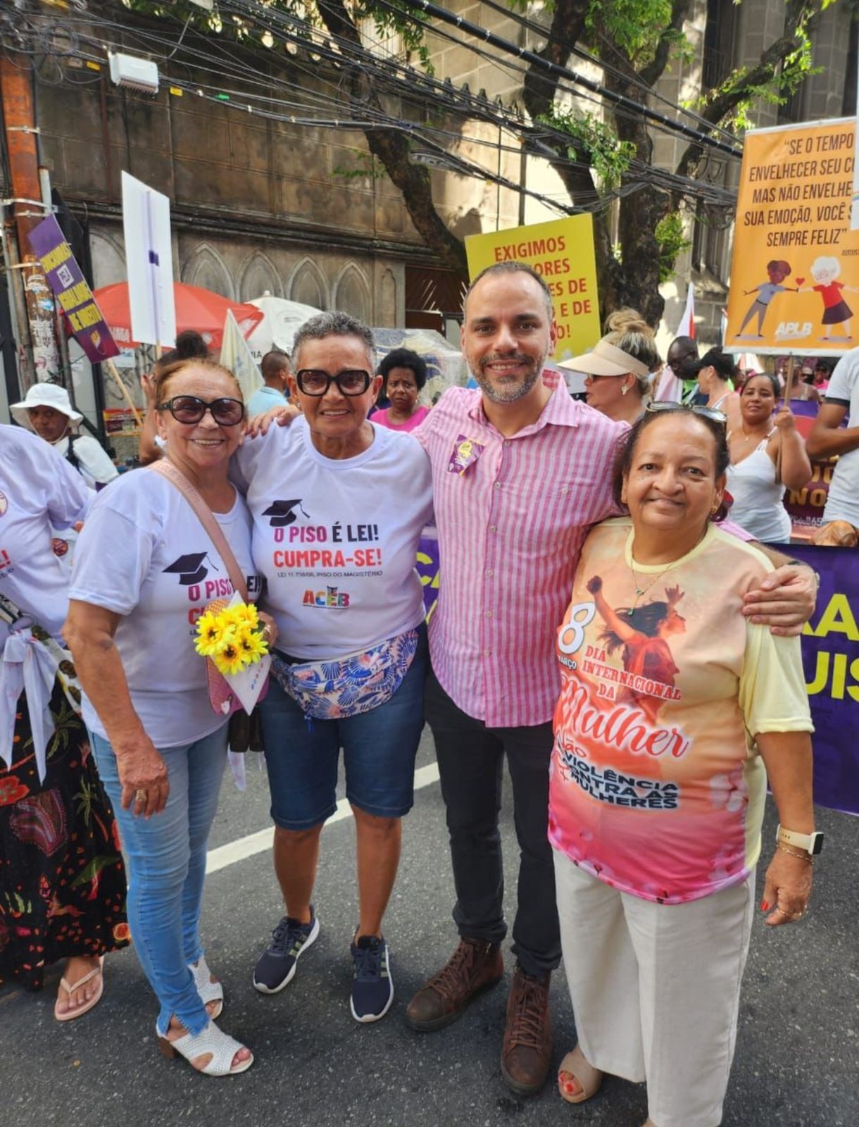 Medalha Anísio Teixeira, entregue pela Câmara de Salvador, reconhece o legado de Professores