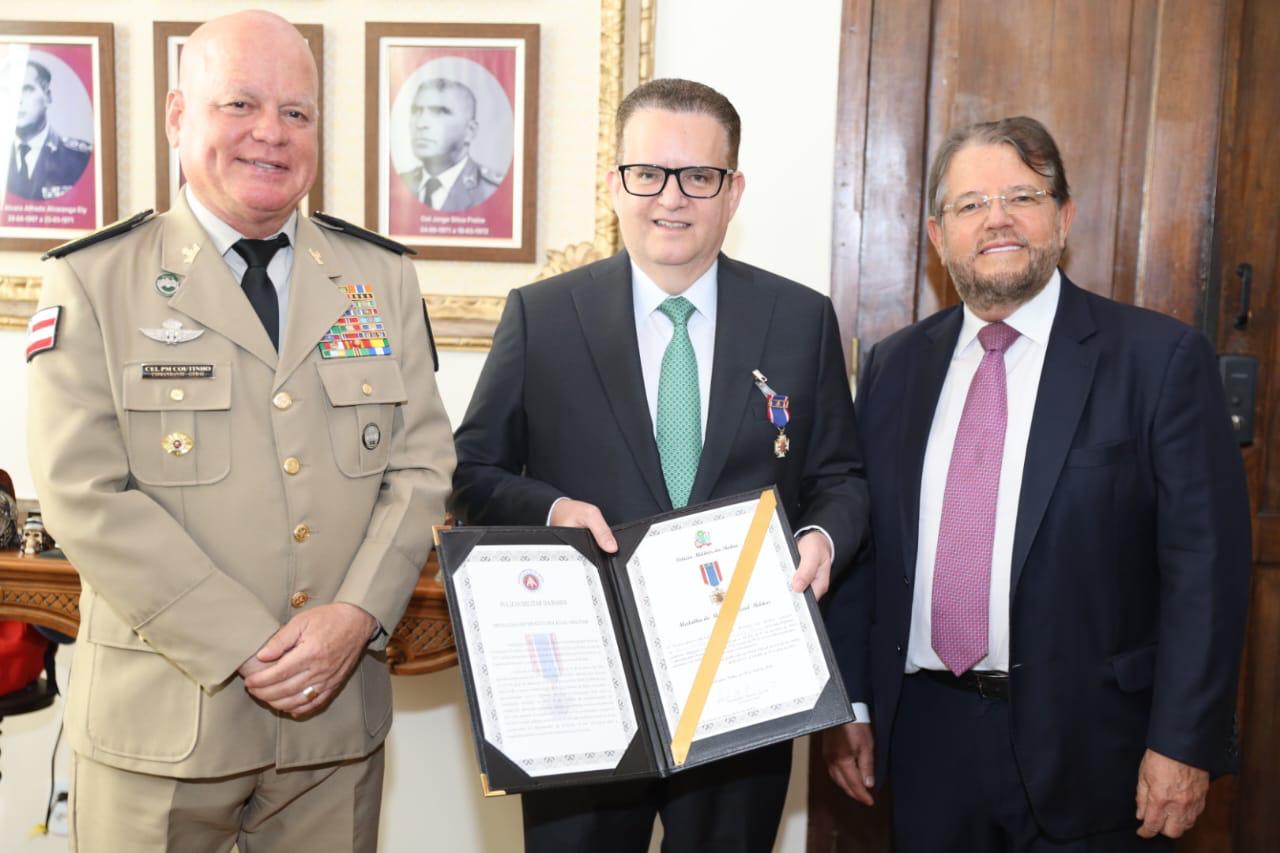 Coronel Anselmo Brandão, e os desembargador César Jatahy e o Jatahy Júnior