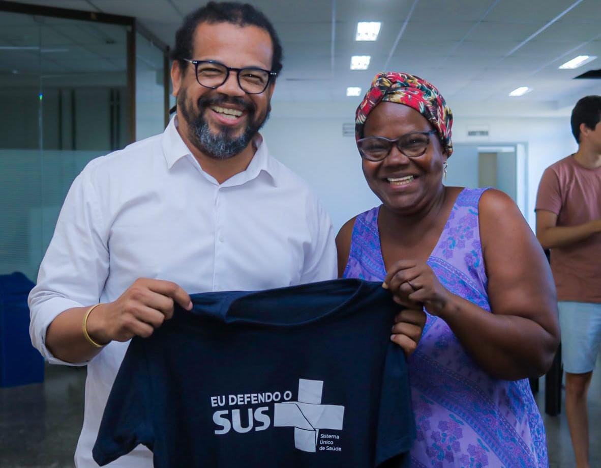 Pré-candidato à prefeitura de Salvador, Kleber Rosa (PSOL), e a pré-candidata  vice-prefeita, Dona Mira Alves (PSOL)