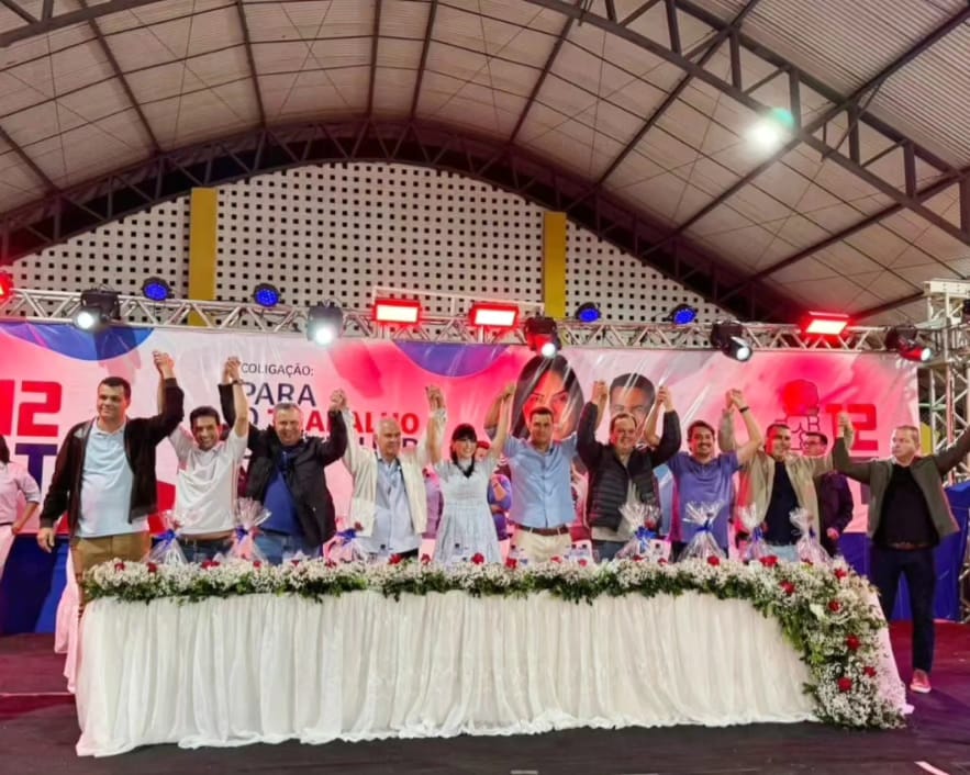 O evento contou com a presença de diversas lideranças políticas O evento contou com a presença de diversas lideranças políticas