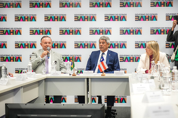 Deputado Adolfo Menezes, governador Jerônimo Rodrigues e a desembargadora Cynthia Resende