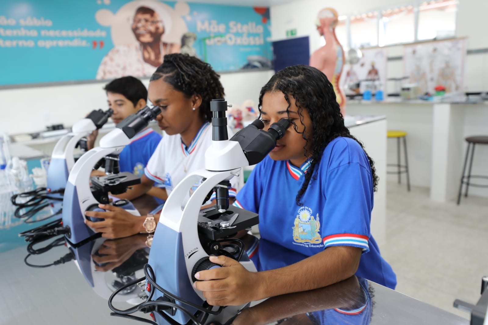 De janeiro a junho, foram entregues 15 novas escolas de tempo integral, seis ampliações, cinco modernizações e mais 147 reformas nas unidades escolares De janeiro a junho, foram entregues 15 novas escolas de tempo integral, seis ampliações, cinco modernizações e mais 147 reformas nas unidades escolares