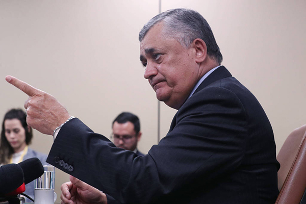 O líder do governo na Câmara dos Deputados, José Guimarães (PT-CE)