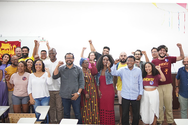 Kleber Rosa promove reunião para discutir educação pública municipal Kleber Rosa promove reunião para discutir educação pública municipal