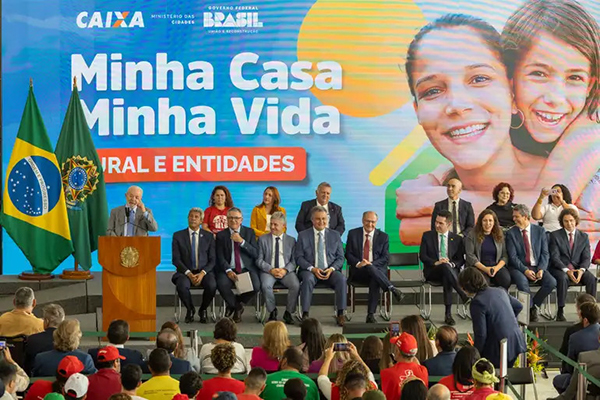 O presidente Lula (PT) durante anúncio do resultado da seleção do Minha Casa, Minha Vida nas modalidades Rural e Entidades