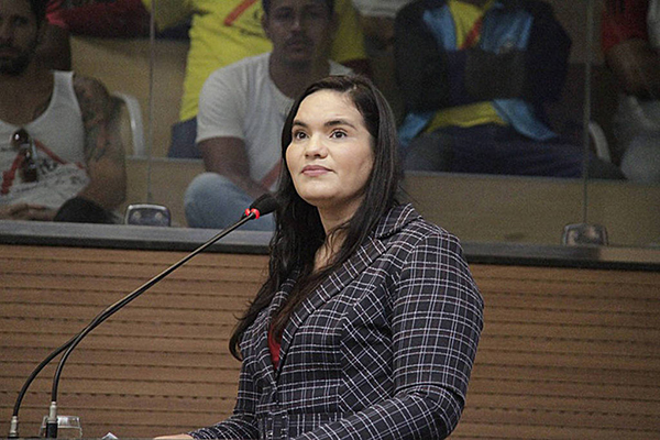 Michele Collins (PP), lançada candidata à prefeita de Recife, em sessão da Câmara dos Vereadores da cidade