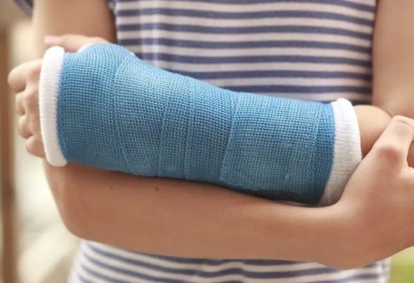 A primeira cirurgia já foi realizada. Agora, falta a segunda, que deve acontecer em 90 dias