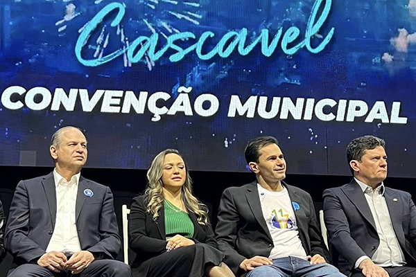 Senador Sergio Moro (União Brasil) e o deputado federal Ricardo Barros (PP) participaram de convenção em Cascavel (PR)