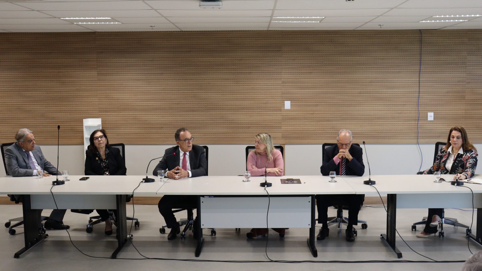 Reunião ocorreu ontem 