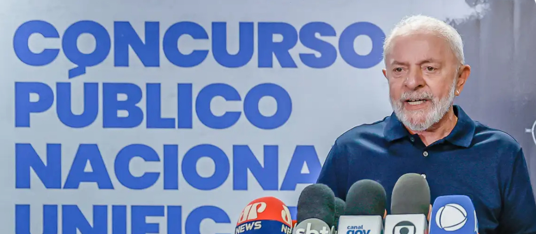 Ele visitou sala de situação criada para monitorar aplicação de provas