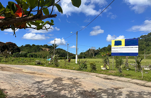 Candidato a prefeito denuncia asfalto "deteriorado" no bairro Daniel Gomes, em Itabuna Candidato a prefeito denuncia asfalto "deteriorado" no bairro Daniel Gomes, em Itabuna
