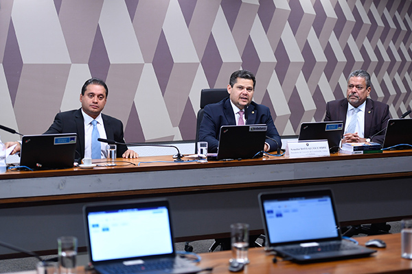 Comissão de Constituição e Justiça do Senado Comissão de Constituição e Justiça do Senado