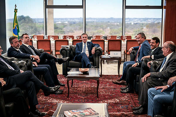 Ministros do STF, Rui Costa, Arthur Lira e Rodrigo Pacheco participam de reunião sobre emendas na sede do Supremo