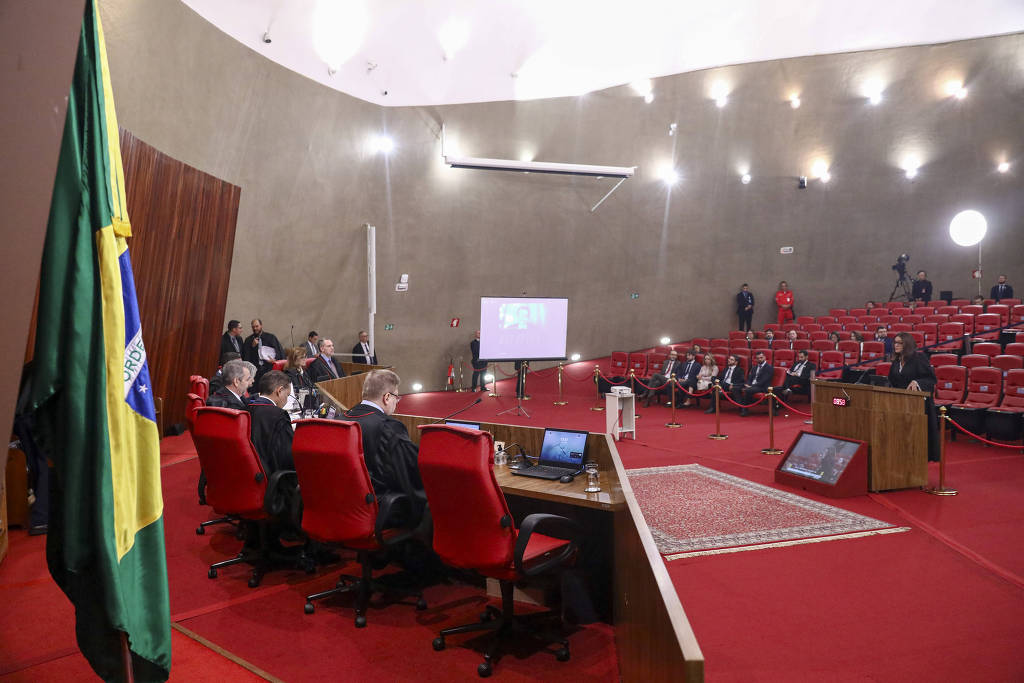 Sessão plenária do TSE (Tribunal Superior Eleitoral)