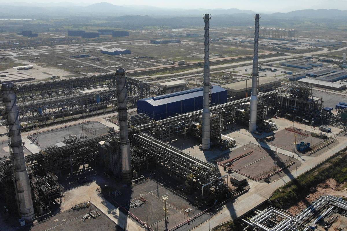 Instalações do antigo Comperj, hoje Polo GasLub, que tiveram obras suspensas em 2015 Instalações do antigo Comperj, hoje Polo GasLub, que tiveram obras suspensas em 2015
