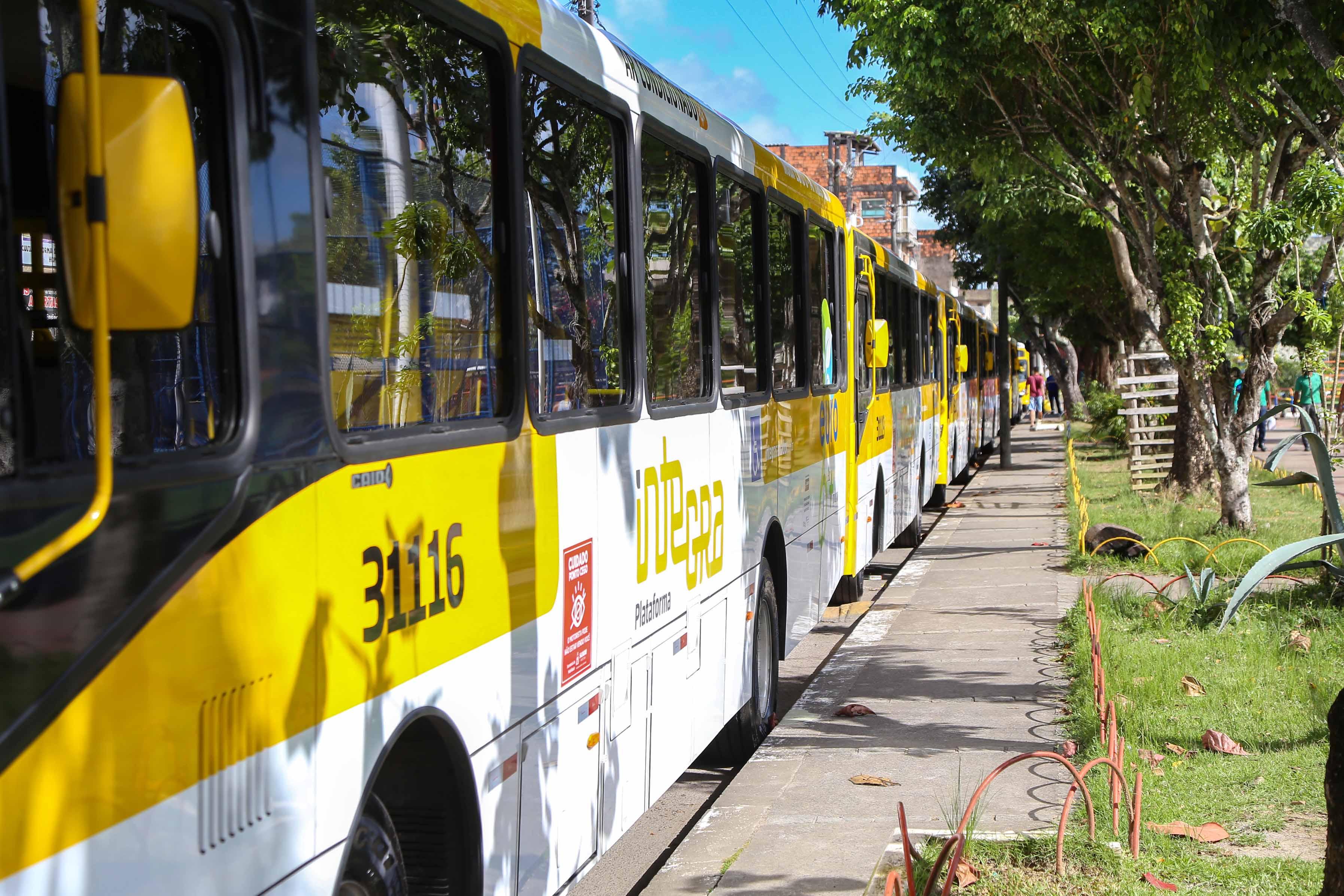 Linhas de ônibus que estavam com seus itinerários modificados deverão retomar os trajetos de origem Linhas de ônibus que estavam com seus itinerários modificados deverão retomar os trajetos de origem