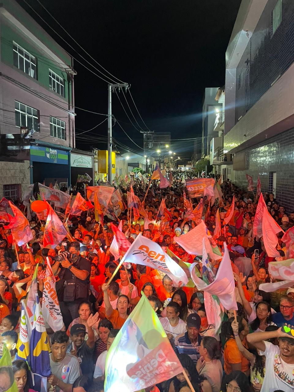 Caminhada de Denise Menezes em Campo Formoso no mesmo dia em que Elmar sofres revés em Brasília