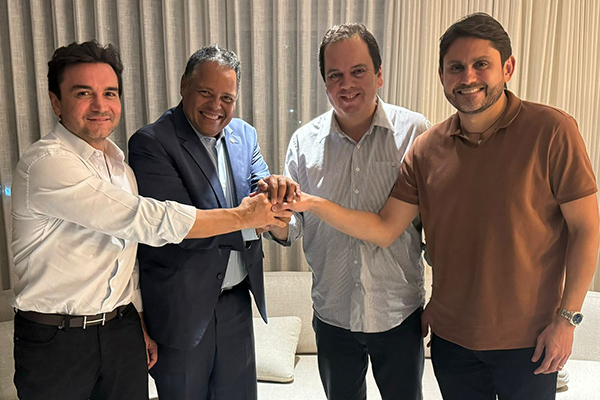 Os deputados Antonio Brito e Elmar Nascimento com os ministros do Turismo, Celso Sabino, e das Comunicações, Juscelino Filho Os deputados Antonio Brito e Elmar Nascimento com os ministros do Turismo, Celso Sabino, e das Comunicações, Juscelino Filho
