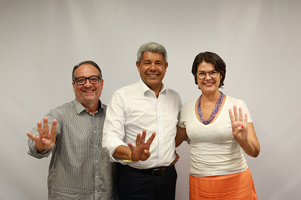 O governado Jerônimo Rodrigues (PT) recebeu em seu gabinete, em Salvador, a chapa liderada por Mariana e Cícero Monteiro
