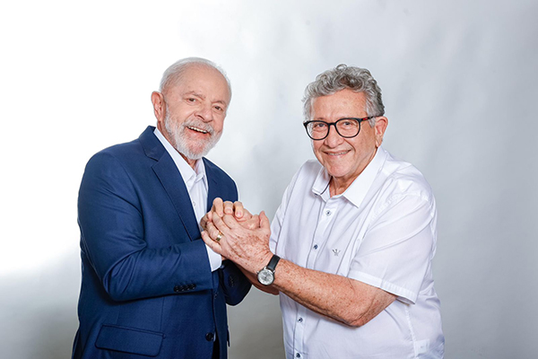 O presidente Lula (PT) com Luiz Caetano (PT), candidato a prefeito de Camaçari O presidente Lula (PT) com Luiz Caetano (PT), candidato a prefeito de Camaçari