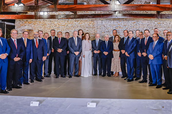 O presidente Lula (PT) em jantar com ministros do STJ