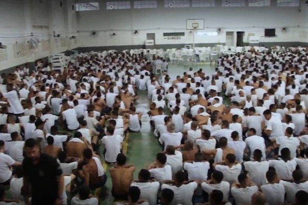 País tem 175 mil presos em condições de votar