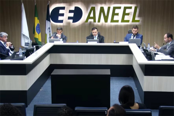 A reunião aconteceu nesta terça-feira (28)