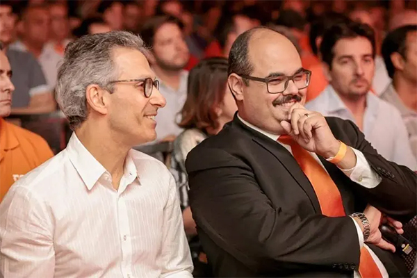 O governador de Minas Gerais, Romeu Zema (Novo), e o vice Mateus Simões (Novo)