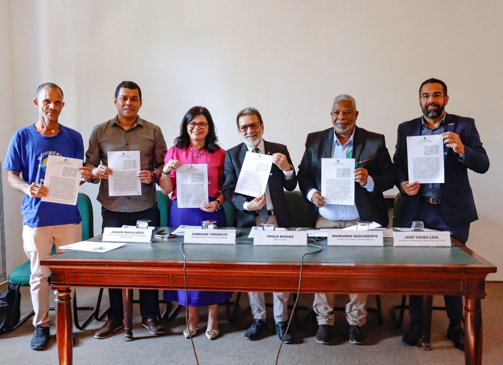 MNPR (esq.), Sempre, Defensoria da Bahia, UFBA, SJDH e Seades assinam acordo de cooperação técnica, científica e cultural 