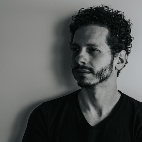 Paulo Emílio de Paiva Bonillo Fernandes Paulo Emílio de Paiva Bonillo Fernandes