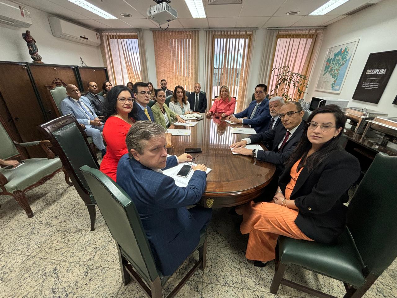 Encontro ocorreu nesta segunda-feira (7)